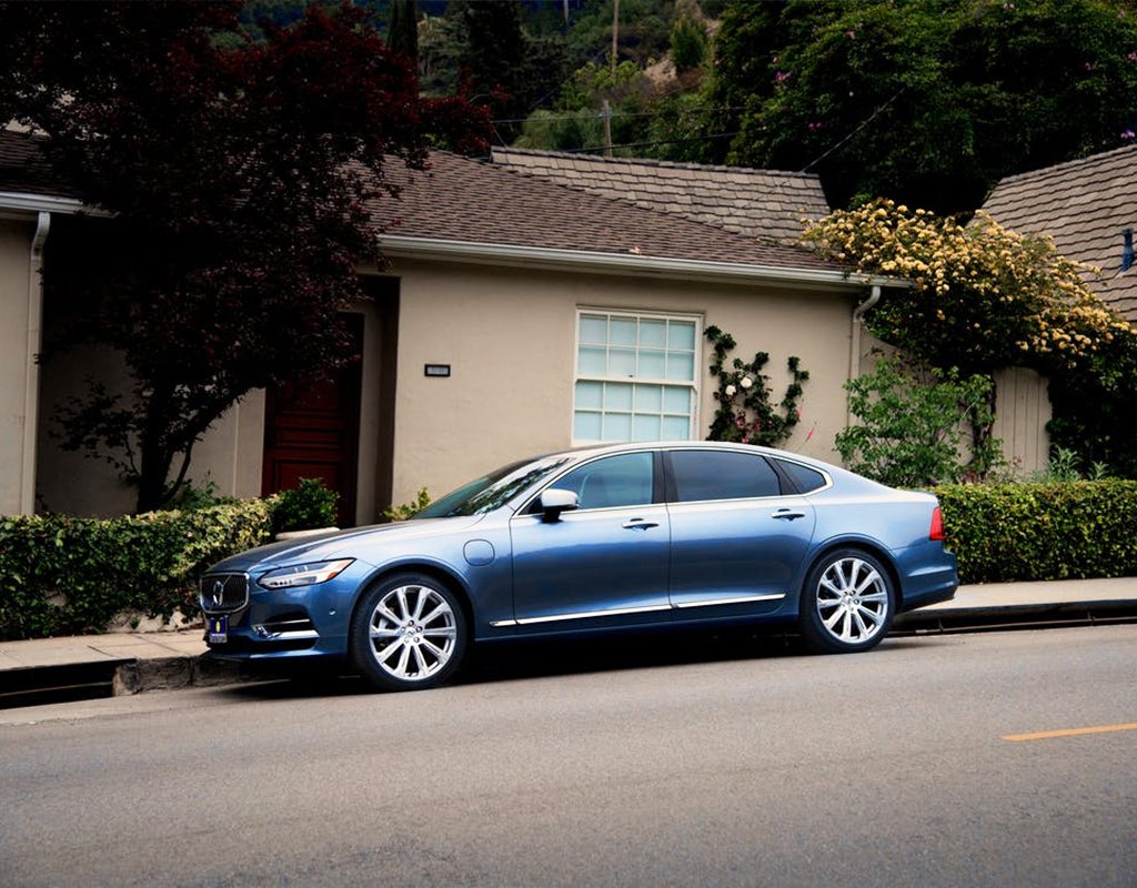 VOLVO S90 2.0 D3 Momentum Auto 4p.